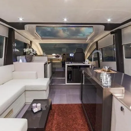 Yachts Cranchi60ht Botel *