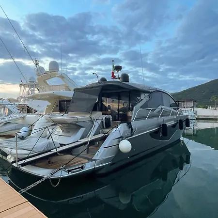 Yachts Cranchi60ht Botel Salerno